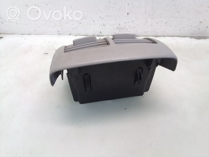 Mercedes-Benz E W211 Griglia di ventilazione posteriore 2118300554