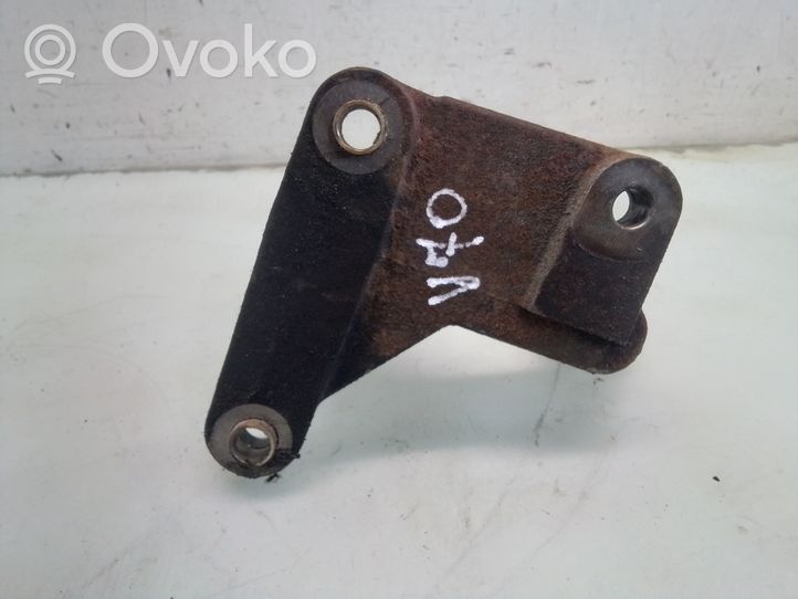 Volvo V70 Vetoakselin tukilaakerin kiinnike 30711363