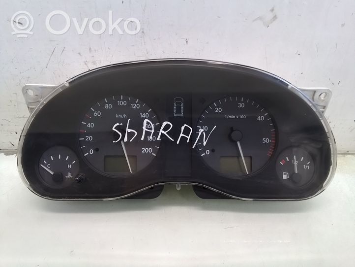 Volkswagen Sharan Speedometer (instrument cluster) 7M0919882D