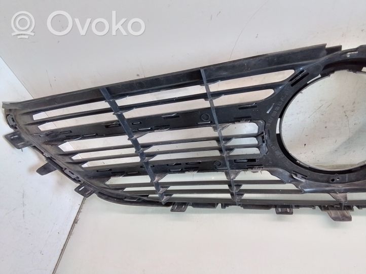 Mercedes-Benz V Class W447 Maskownica / Grill / Atrapa górna chłodnicy A4478800183