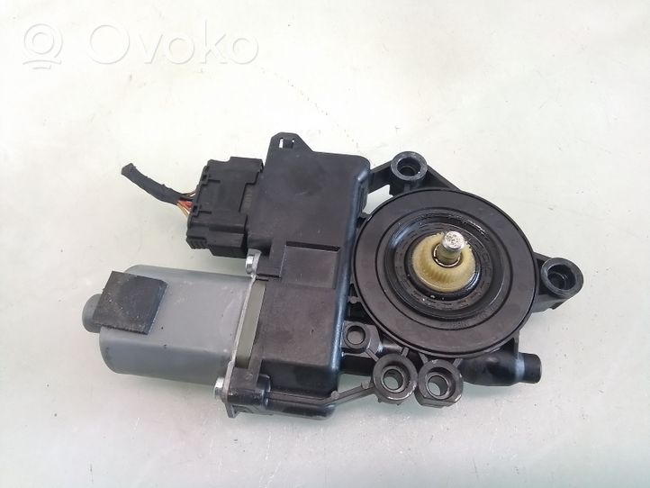 Hyundai i30 Motorino alzacristalli della portiera anteriore 1137328458