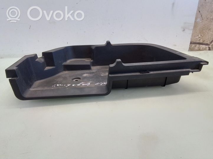 Toyota Avensis T250 Daiktadėžė bagažinėje 6499505020