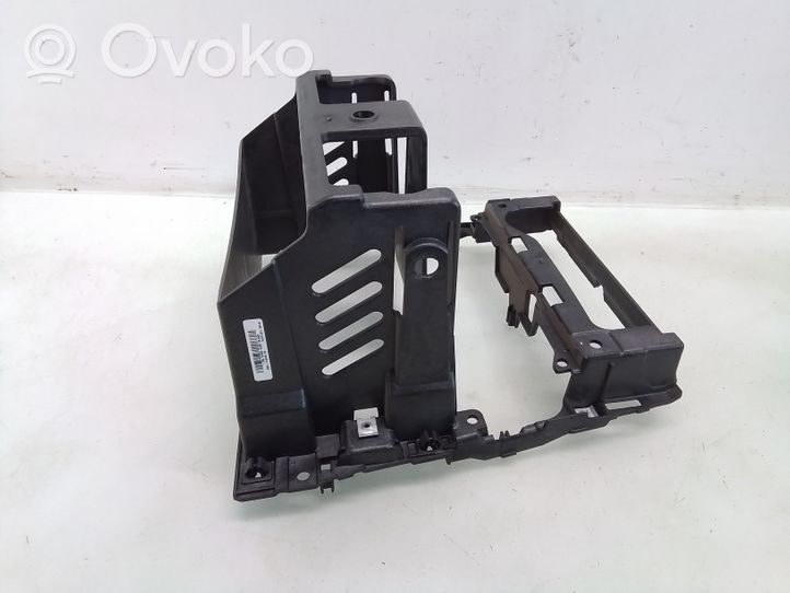 Ford Mondeo MK IV Kita panelės detalė 6M2118A998