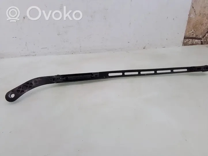 Peugeot 307 Front wiper blade arm 