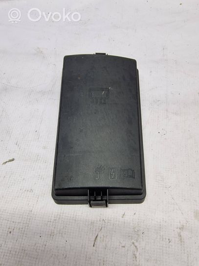 Volkswagen PASSAT B8 Fuse box cover 5Q0937132B