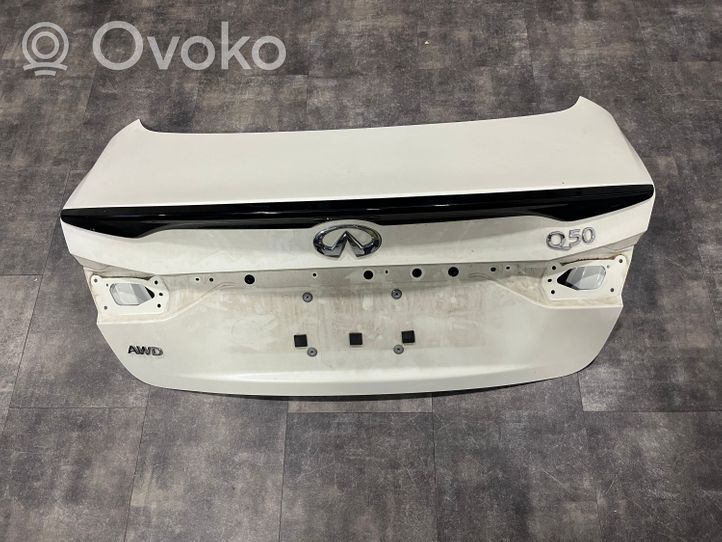 Infiniti Q50 Couvercle de coffre 