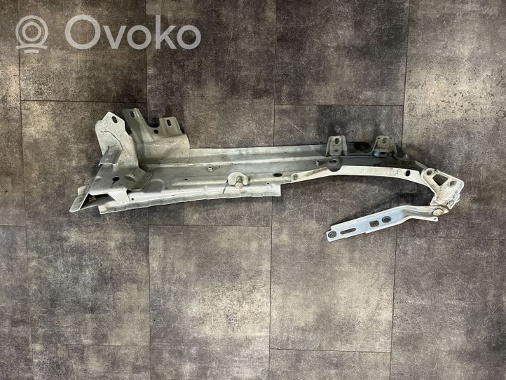 Audi Q7 4L Support de montage d'aile 4L0805175