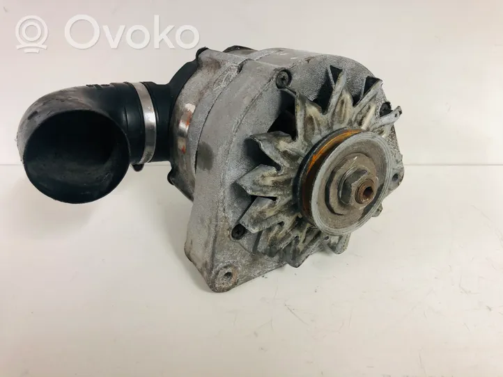 BMW 7 E32 Generatore/alternatore 17105132