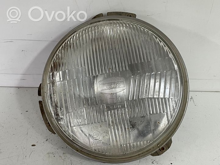 Mitsubishi Pajero Headlight/headlamp 