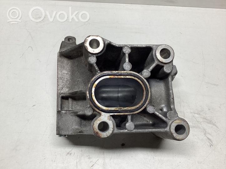 Volkswagen Touareg II Supporto di montaggio della pompa del servosterzo 059145169B