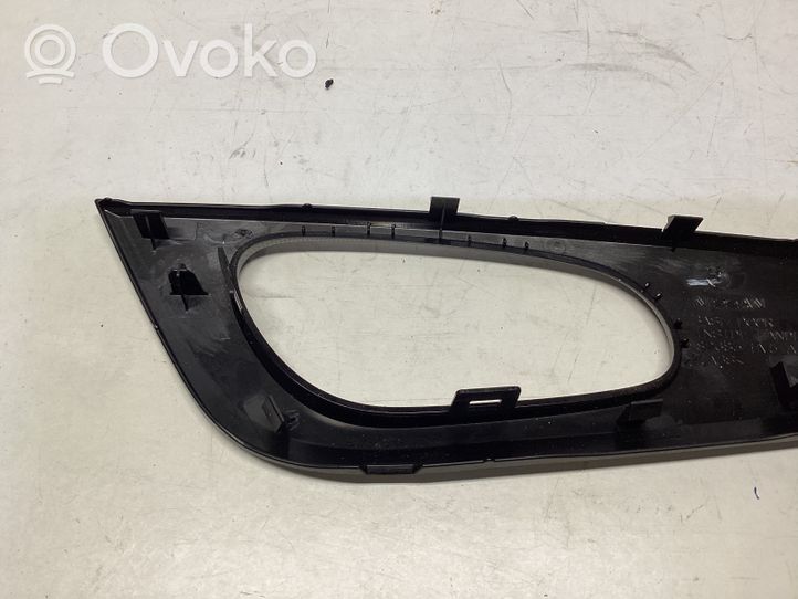 Nissan Qashqai Baguette moulure de porte arrière 82683HV51A