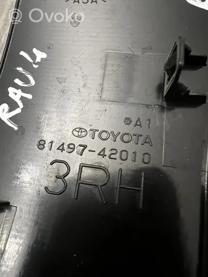 Toyota RAV 4 (XA50) Rivestimento modanatura del faro posteriore 8149742010