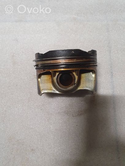 BMW 5 G30 G31 Piston 8637807