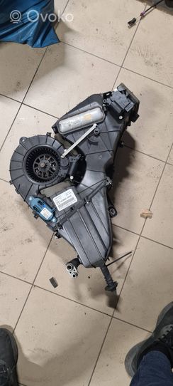 Audi Q7 4L Salono oro mazgo komplektas 4L082004D