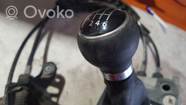 Volkswagen Eos Lewarek zmiany biegów / górny 5K0711049C