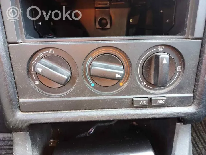 Audi 80 B1 Panel klimatyzacji 