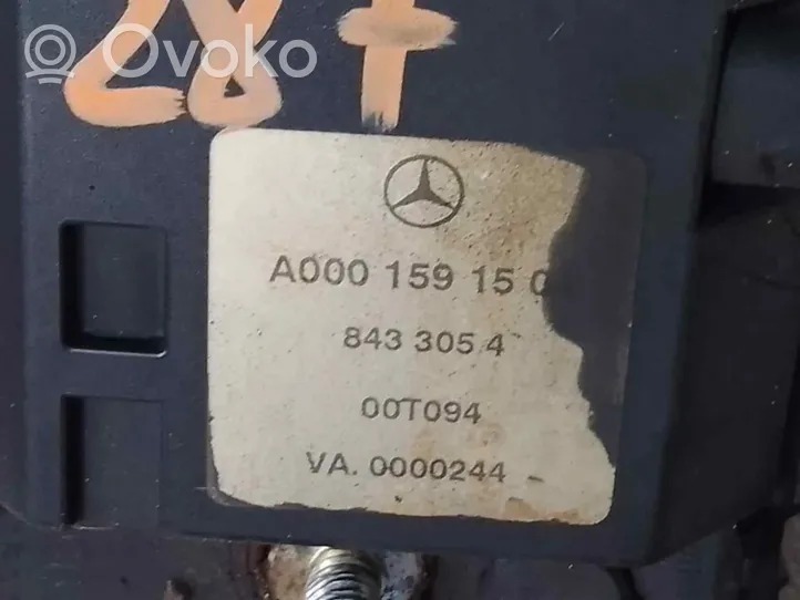Mercedes-Benz C W203 Hehkutulpan esikuumennuksen rele A0001591504