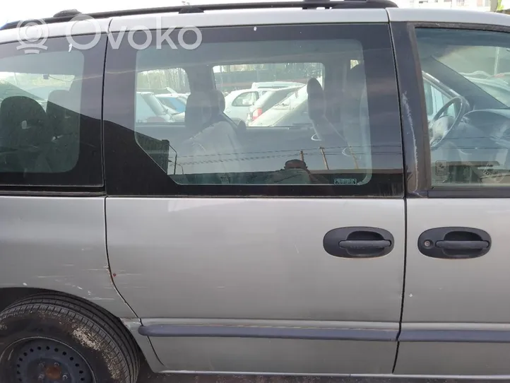 Chrysler Voyager Takaovi 04675658AE