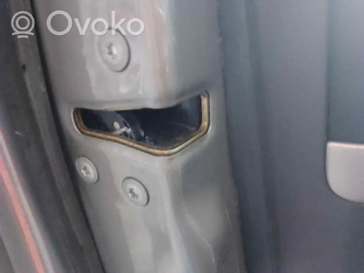 Toyota Corolla Verso AR10 Zamek drzwi przednich 