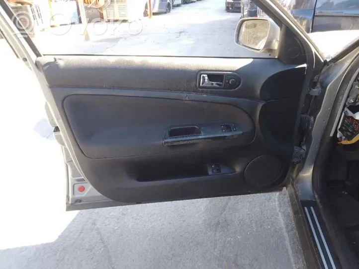 Volkswagen PASSAT Front door card panel trim 
