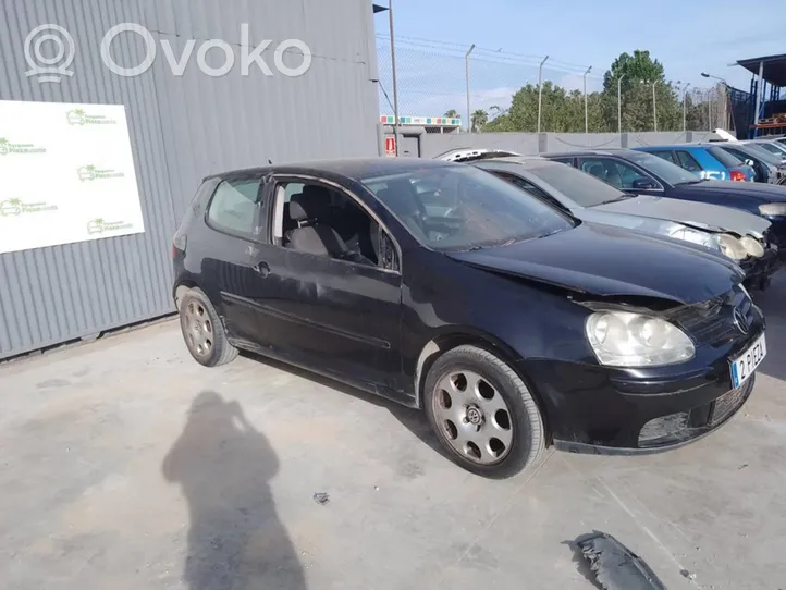 Volkswagen Golf V Kuljettajan istuin 