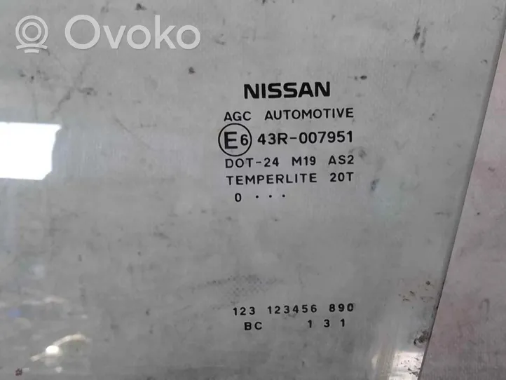 Nissan Juke I F15 Etuoven ikkunalasi, neliovinen malli 