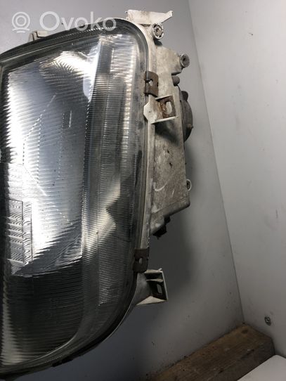 Volkswagen Sharan Lampa przednia 1305235255