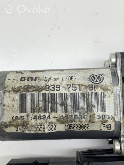 Volkswagen PASSAT B5 Moteur de lève-vitre de porte arrière 0130821697