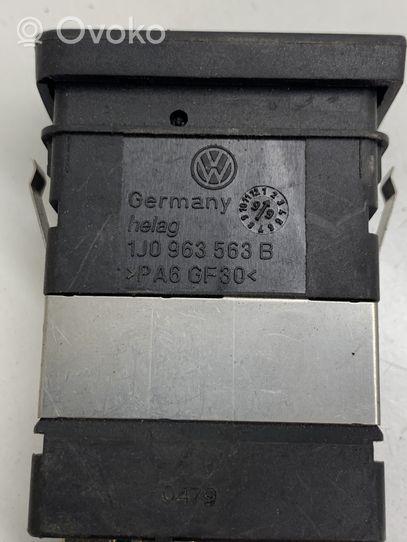 Audi 80 90 S2 B4 Botón interruptor de luz de peligro 4A0941509
