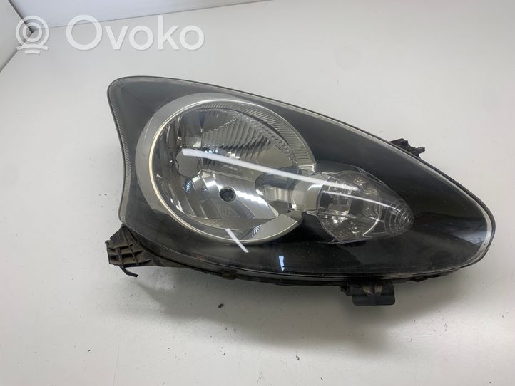 Toyota Aygo AB10 Lampa przednia 811100H010