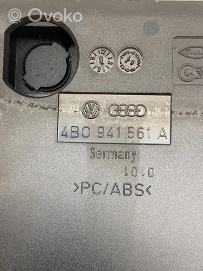 Audi A3 S3 8L Stalčiukas 4B0941561A