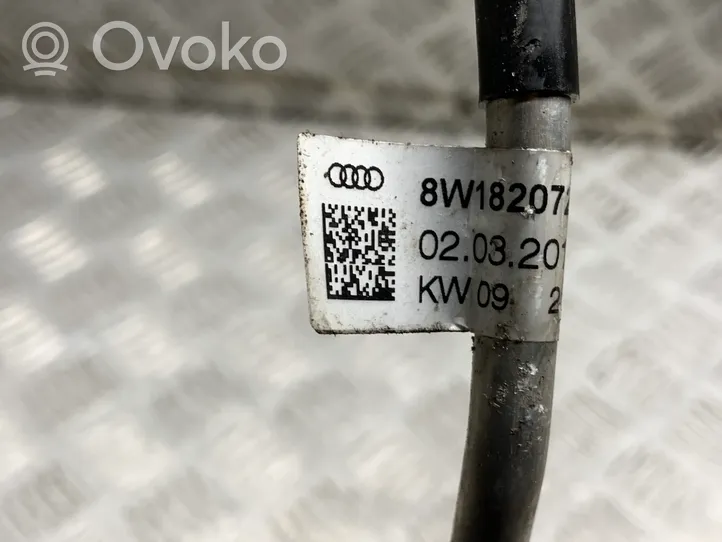 Audi A4 S4 B9 Wąż / Przewód klimatyzacji A/C 8W1820720F