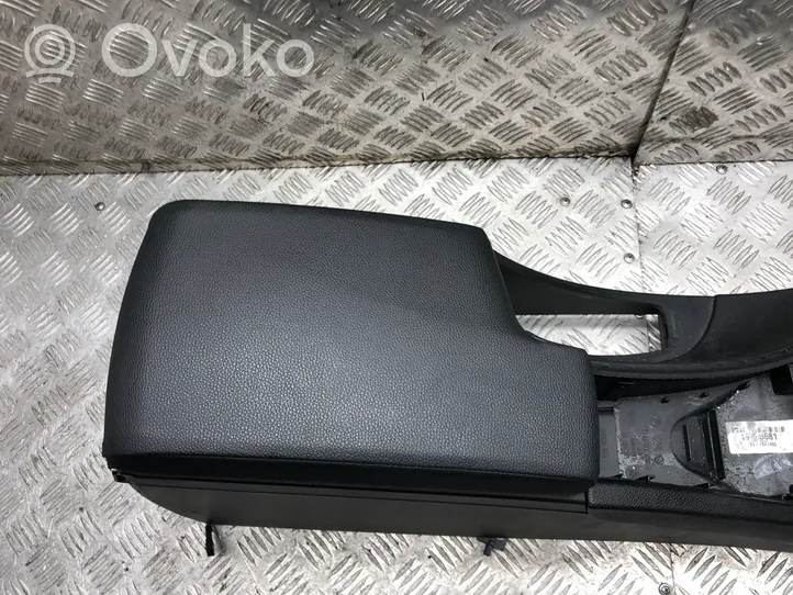 BMW 3 E90 E91 Podłokietnik tunelu środkowego 116237021