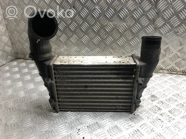 Audi A4 S4 B5 8D Starpdzesētāja radiators 058145805A