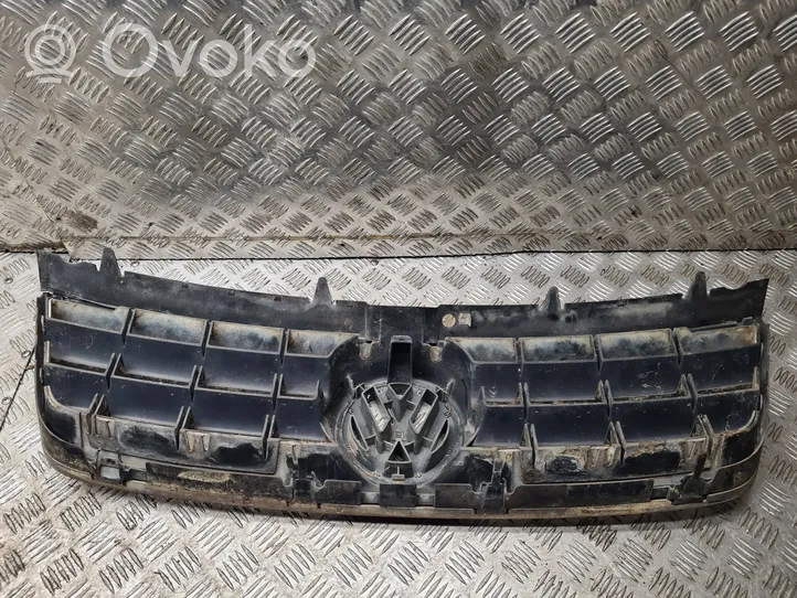 Volkswagen Touareg I Grotelės priekinės 7L6853653