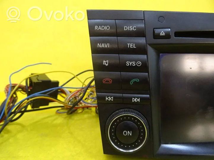 Mercedes-Benz E W211 Verkleidung Radio / Navigation 