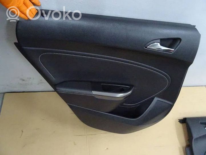 Opel Astra J Set di rivestimento del pannello della portiera 