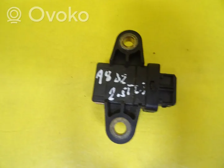 Audi A8 S8 D2 4D Airbag deployment crash/impact sensor 4D0907651