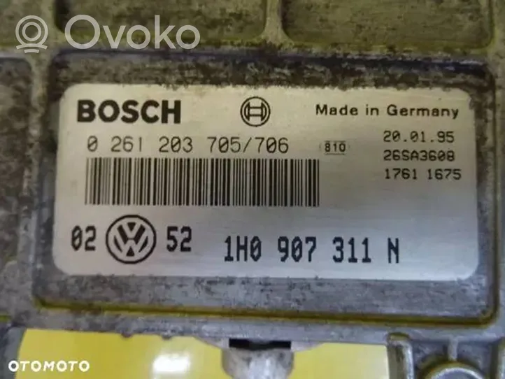 Volkswagen Golf III Calculateur moteur ECU 1H0907311N