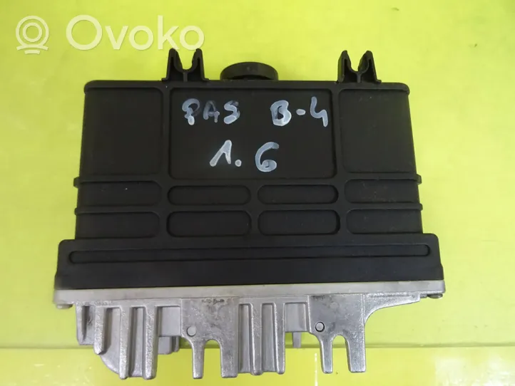 Volkswagen PASSAT B4 Calculateur moteur ECU 0261203188