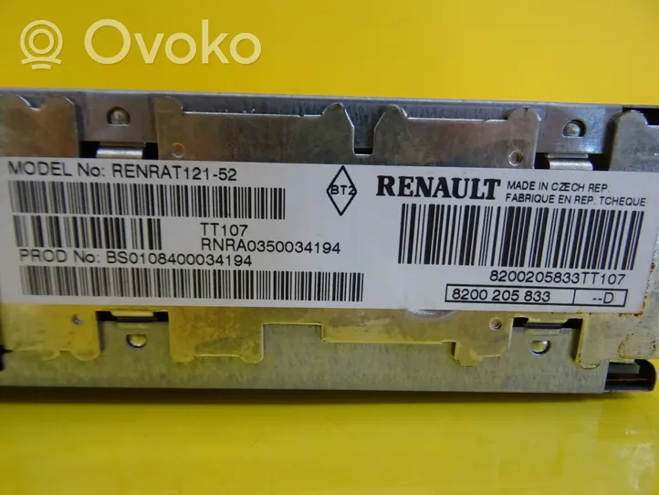 Renault Megane II Stacja multimedialna GPS / CD / DVD 8200205833