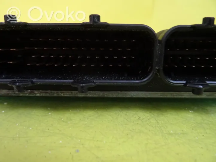 Skoda Fabia Mk2 (5J) Sterownik / Moduł ECU 03D906023N