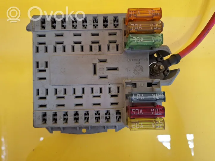 Fiat Punto (188) Skrzynka bezpieczników / Komplet 46766771