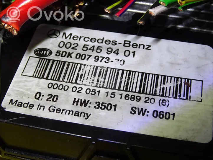 Mercedes-Benz C W203 Skrzynka bezpieczników / Komplet 0025459401