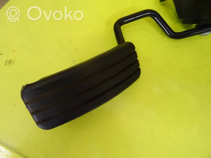 Renault Clio III Accelerator throttle pedal 8200297344