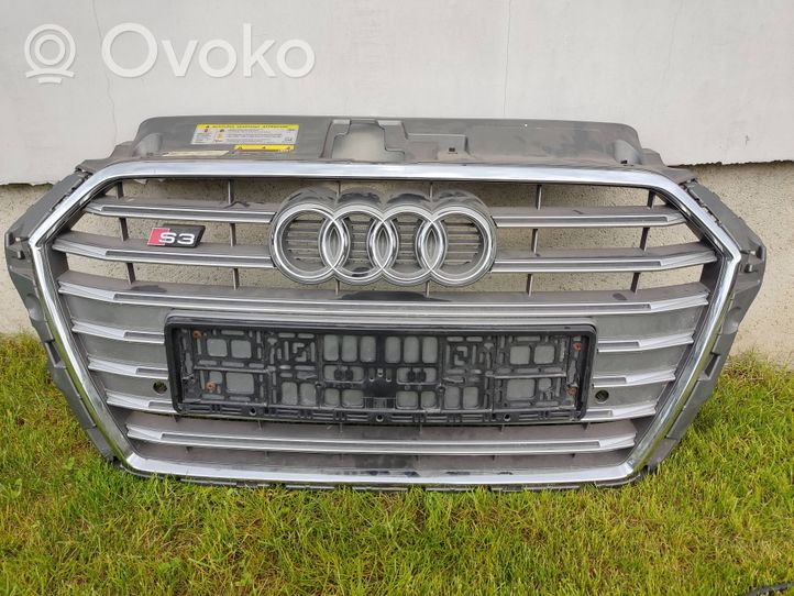 Audi A3 S3 8V Grotelės priekinės 8V3853651AC