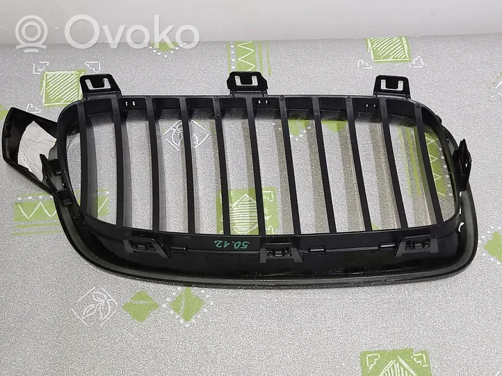 BMW 3 F30 F35 F31 Front bumper upper radiator grill 7260497