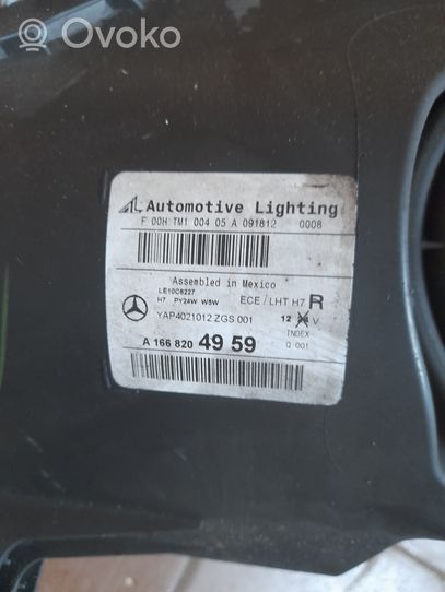 Mercedes-Benz ML W166 Lampa przednia A1668204959