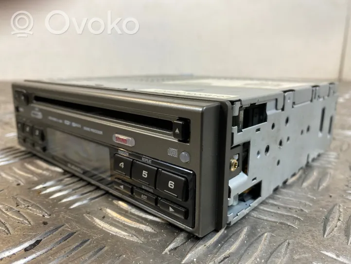 Subaru Impreza II Panel / Radioodtwarzacz CD/DVD/GPS DC643921C