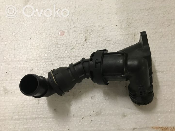 Volkswagen Golf VII Tuyau de liquide de refroidissement moteur 04L121111